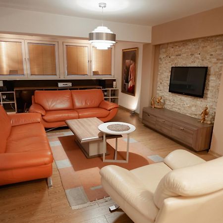 Grand Central Apartment Skopje Bagian luar foto